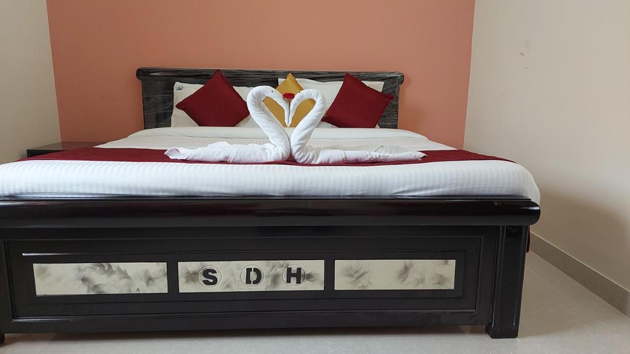 טירופאטי Sumukha Divine Holidays מראה חיצוני תמונה